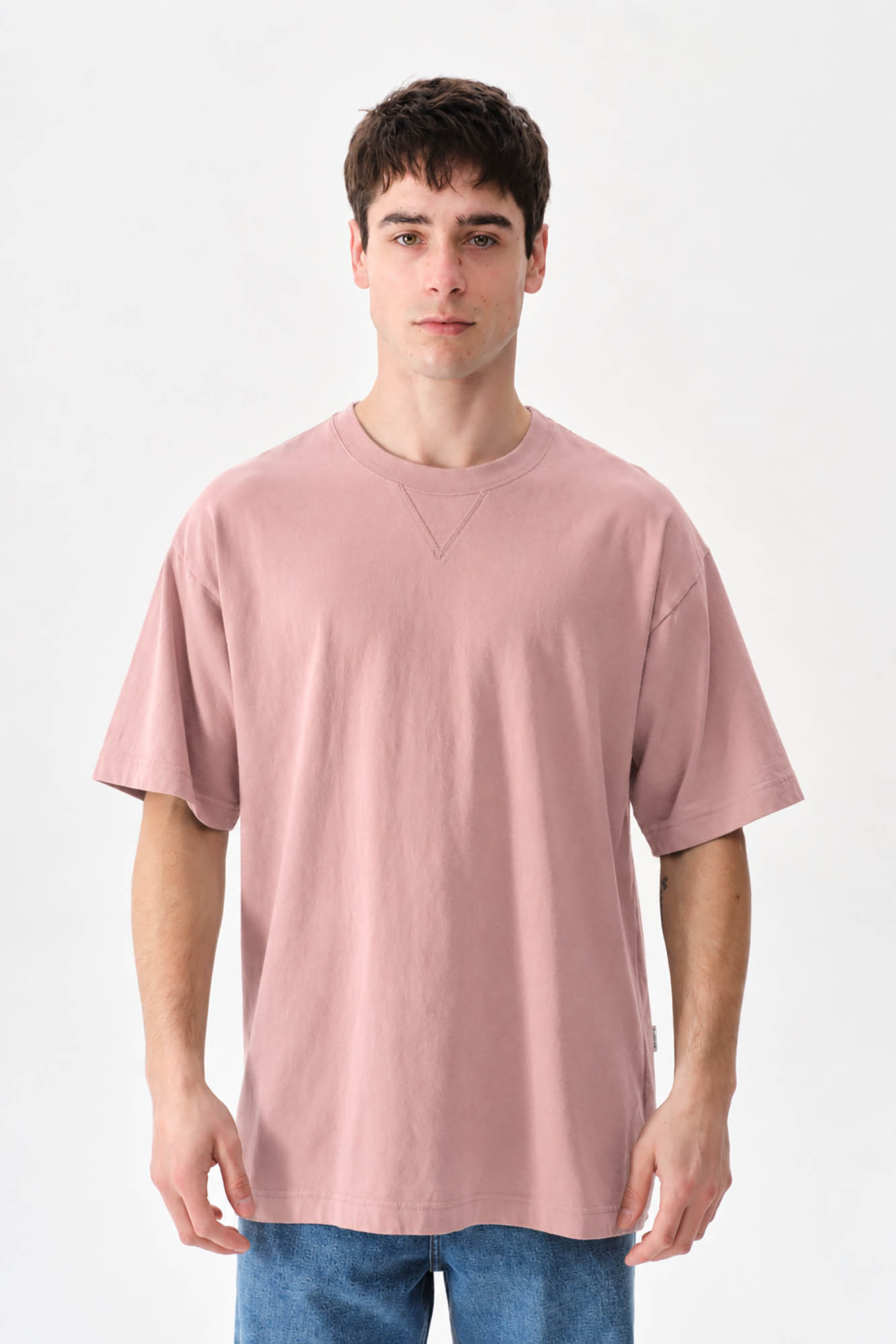 REMERA TRIGONO