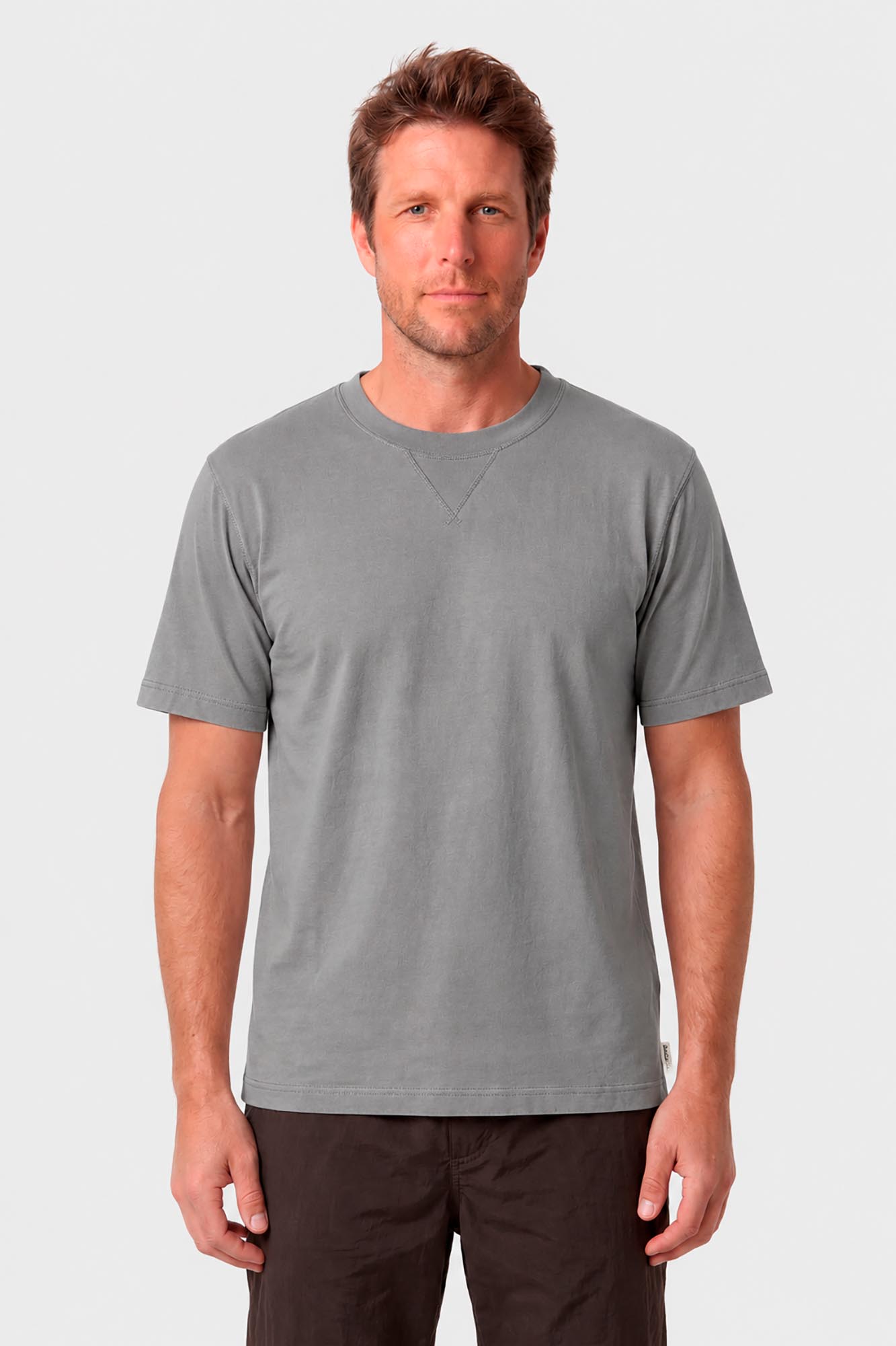 REMERA TRIGONO